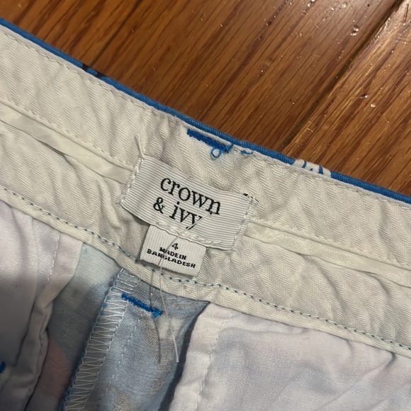 Up Up and Away!! Crown & Ivy Shorts! Super Cute! - Picture 4 of 6